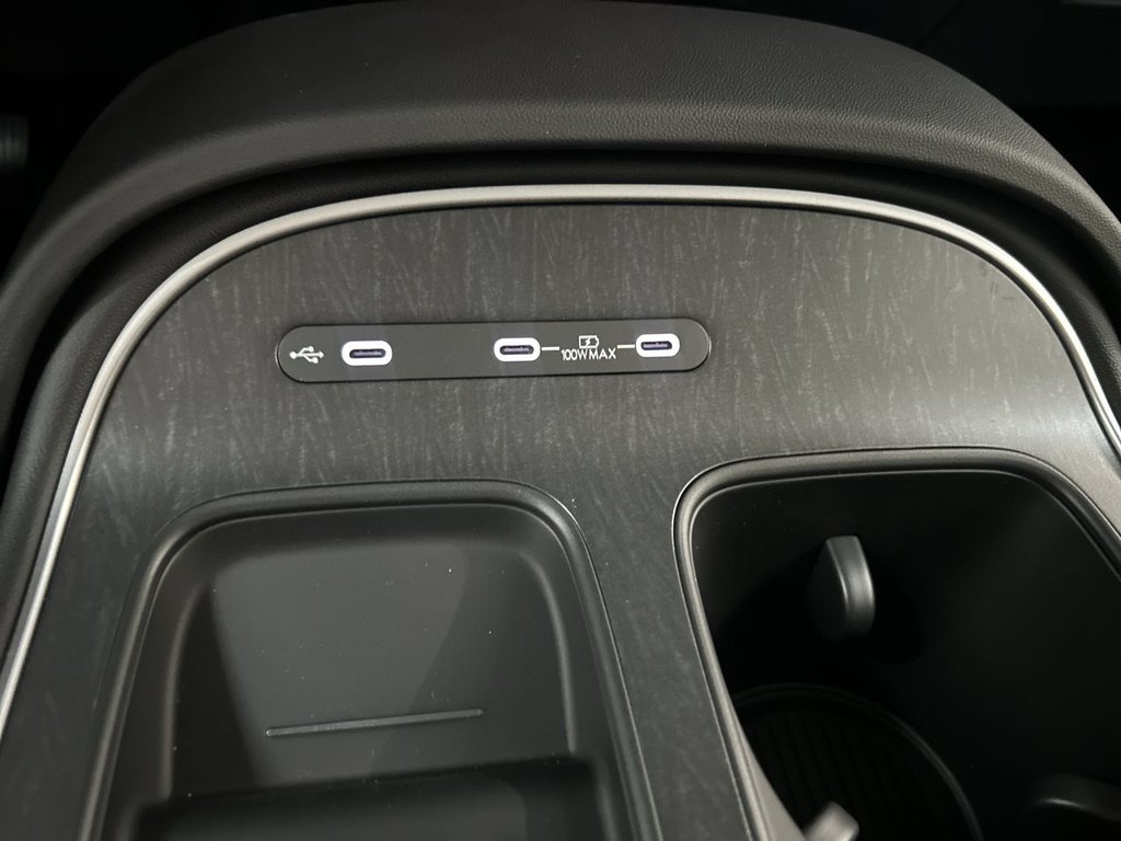 New 2026 Abyss Black Hyundai SEL 7P image 32