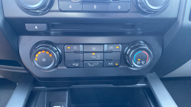 Used 2018 Blue Jeans Metallic Ford XL image 18