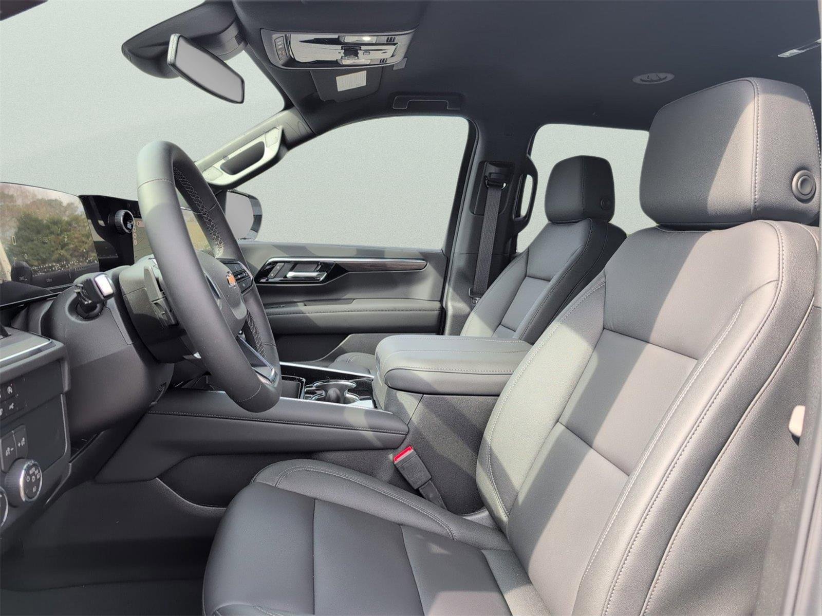 2026 Chevrolet Suburban LT - Photo 27