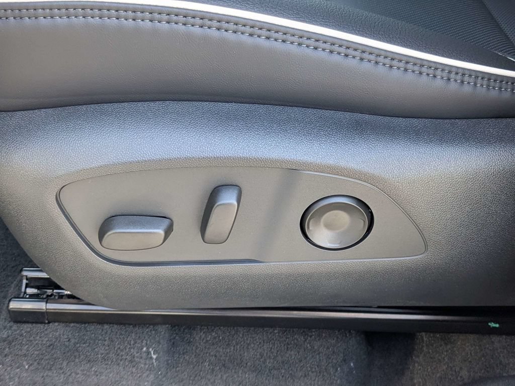 2026 GMC Acadia Denali - Photo 20