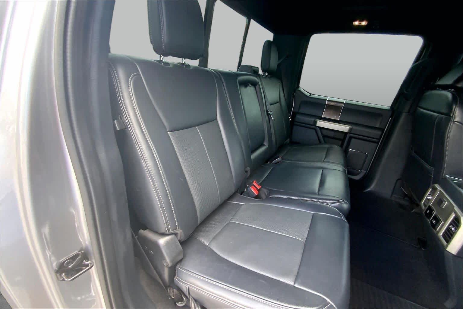 Used 2022 Iconic Silver Metallic Ford LARIAT image 20