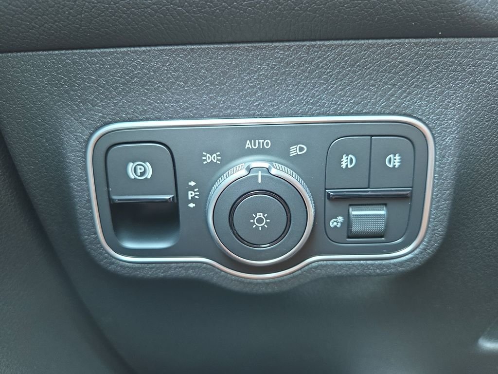 2026 Mercedes-Benz GLB GLB 250 - Photo 27