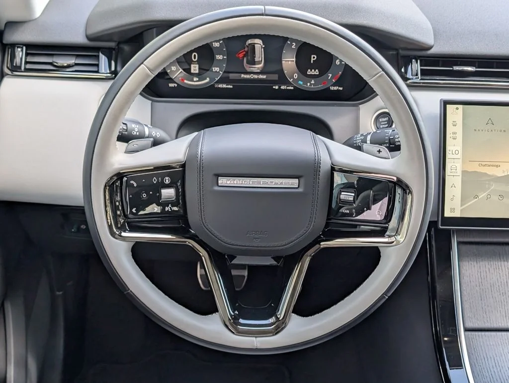 Certified Used 2025 Gray Land Rover Dynamic SE image 25
