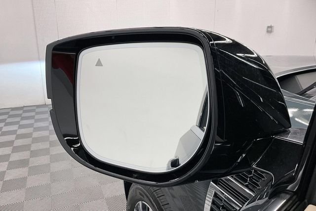 New 2026 Alpine Metallic/Super Blk Nissan Platinum Reserve image 32