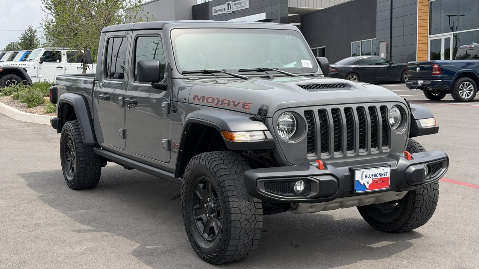 Used 2022 Sting-Gray Clearcoat Jeep Mojave image 3