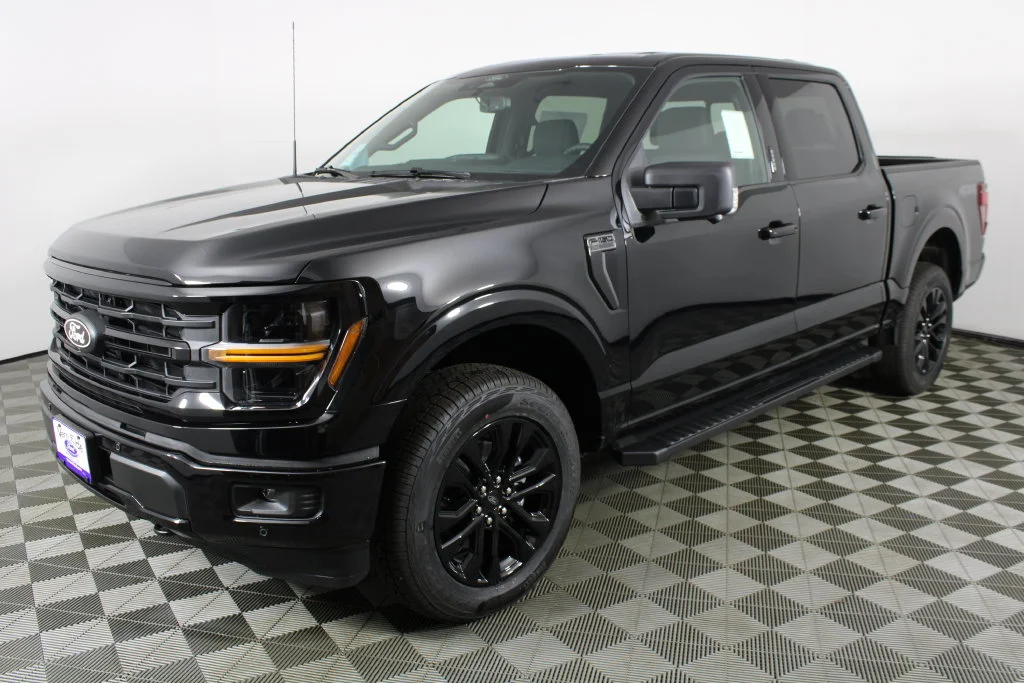 New 2026 Agate Black Metallic Ford XLT image 3