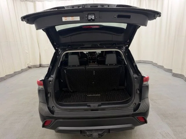 Used 2023 Black Toyota XLE image 8