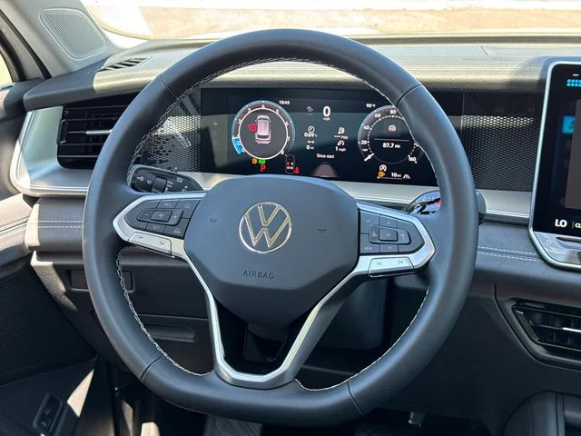 New 2026 Pure White Volkswagen 2.0T SE image 32