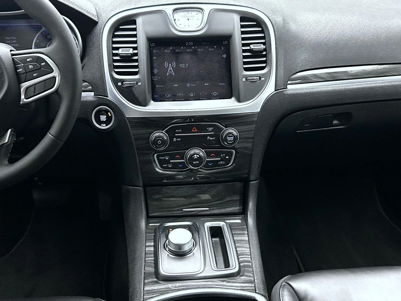 Used 2022 White Chrysler Touring image 13