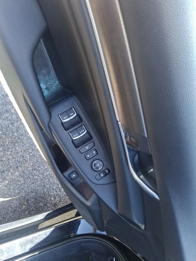 Used 2019 Black Honda LX image 7