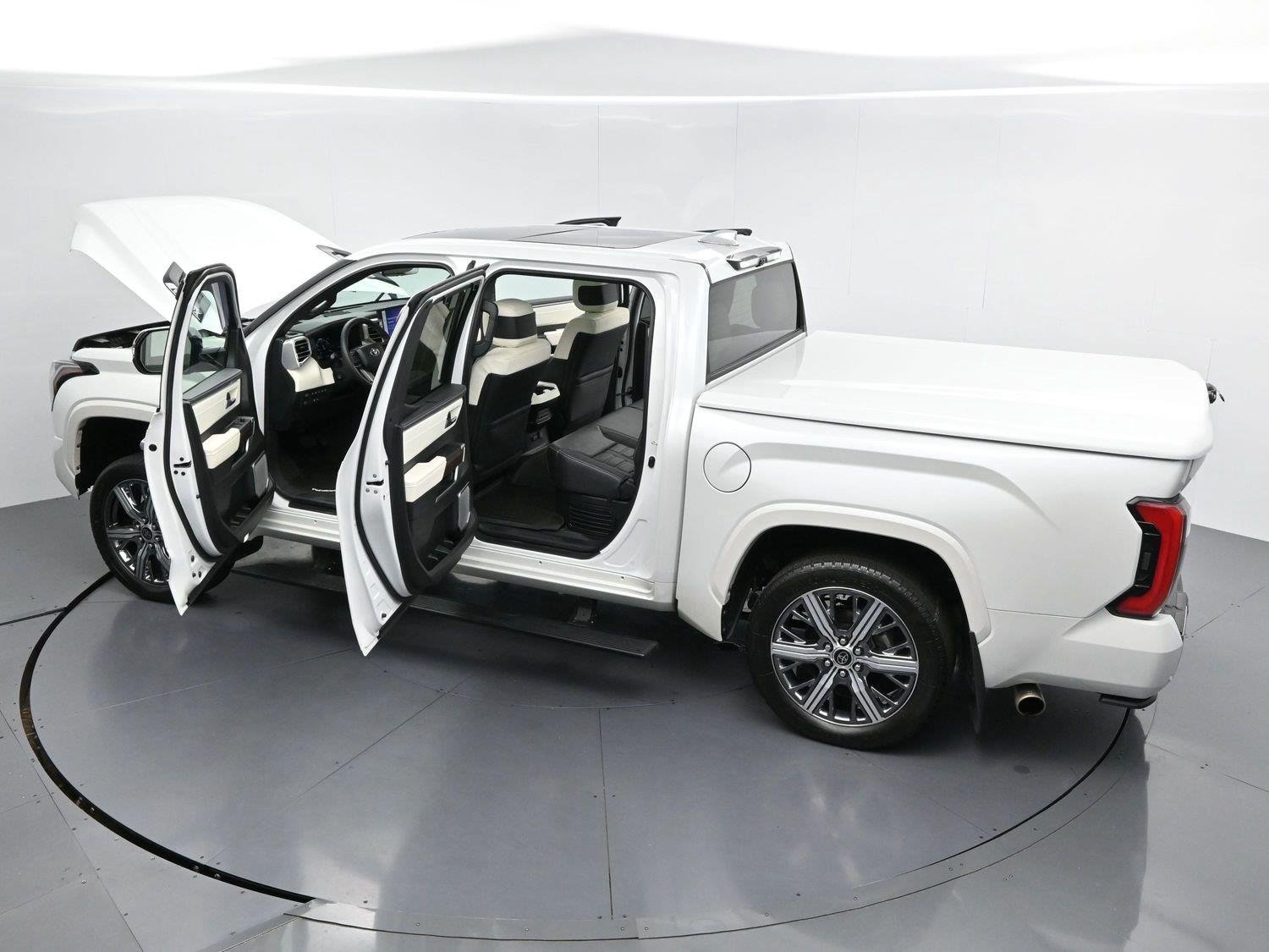 Used 2023 White Toyota Capstone Hybrid image 42