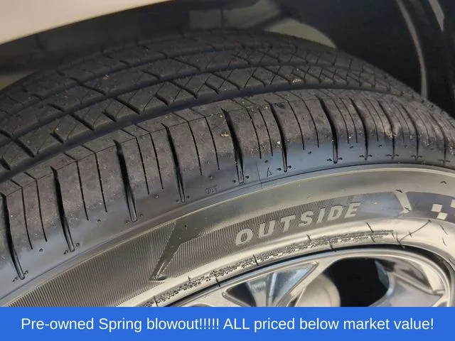 Used 2020 White Dodge Crossroad image 19
