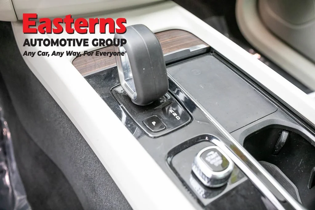 Used 2022 Gray Volvo B5 Momentum image 13