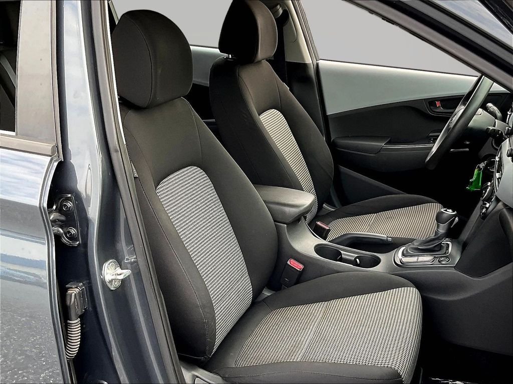 Used 2019 Gray Hyundai SE image 29