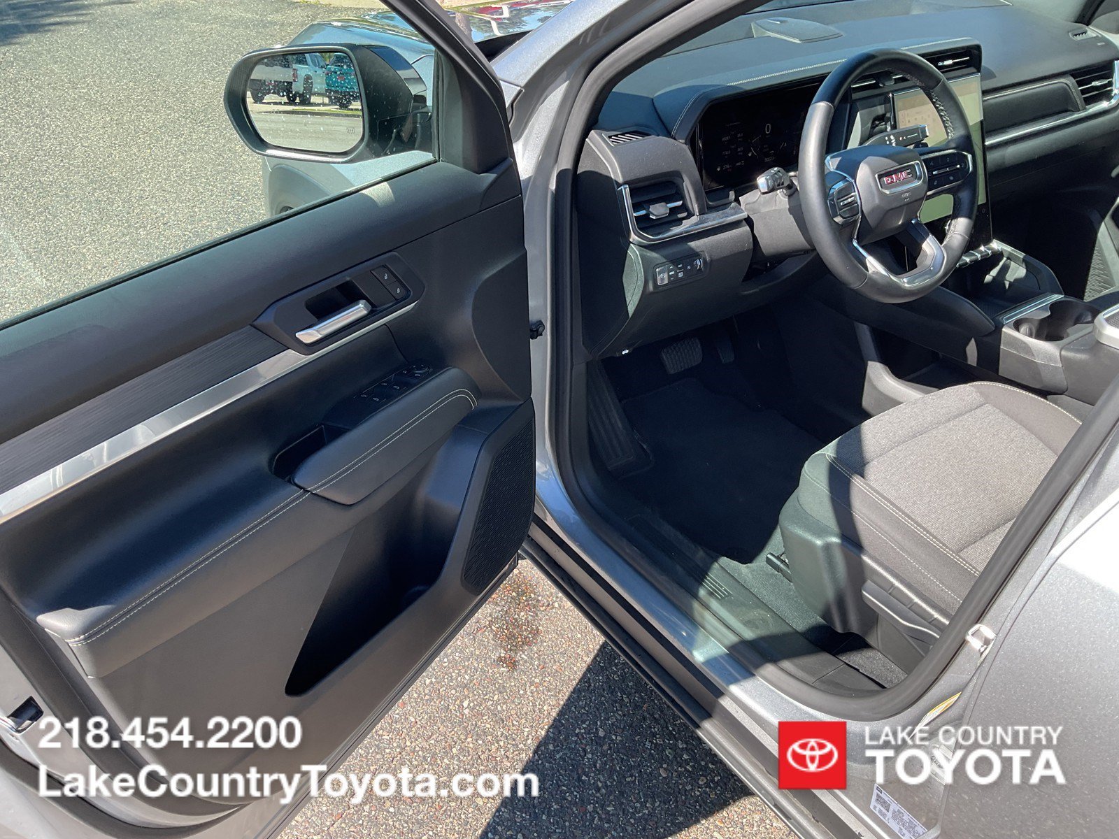 Used 2025 Graphite Gray GMC Elevation image 13