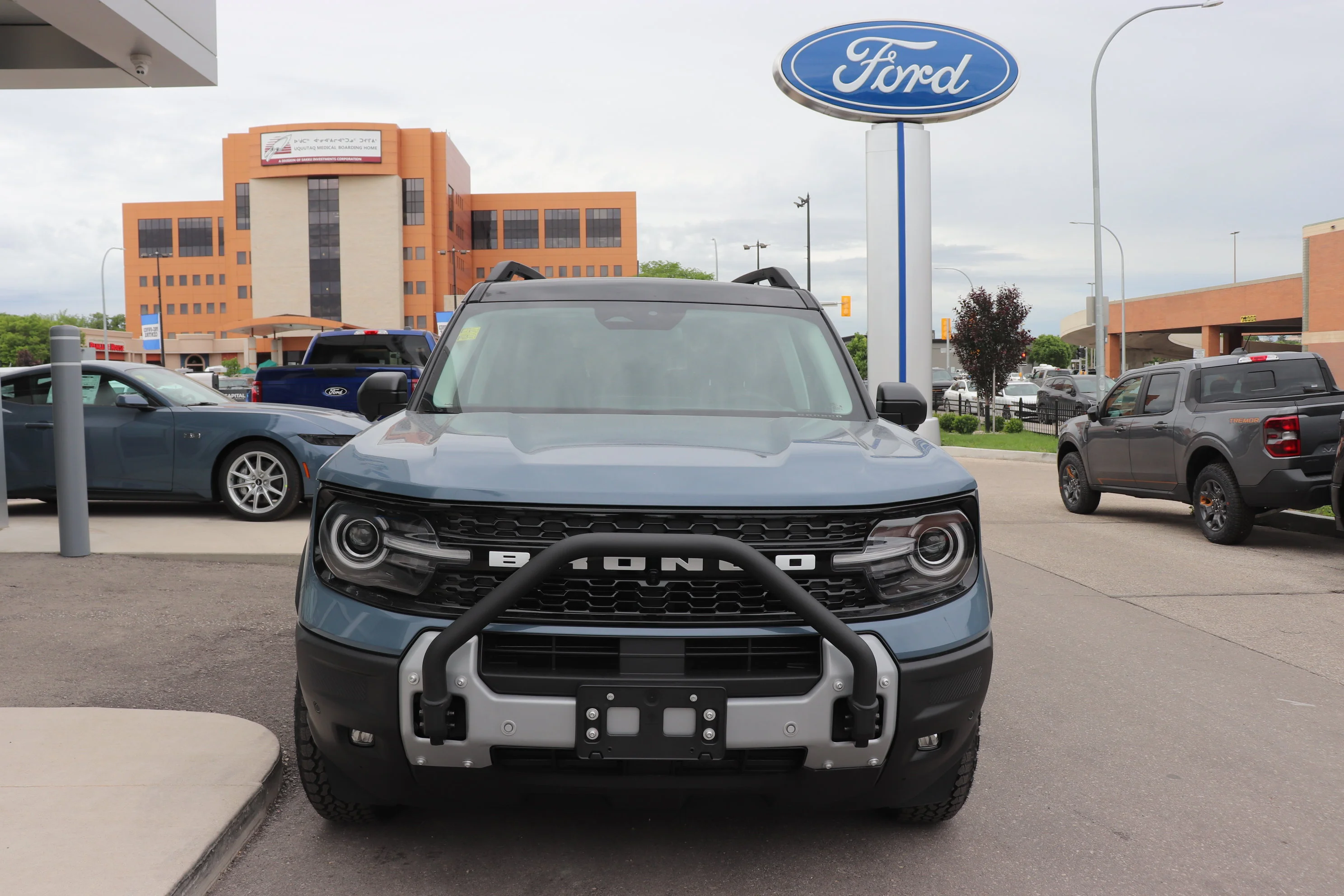 New 2026 AZURE GREY METALLIC TRI-COAT Ford Outer Banks image 2