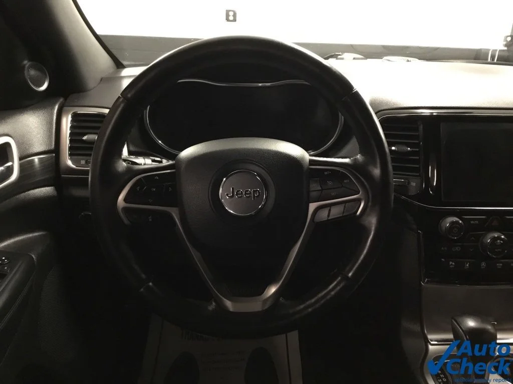Used 2020 White Jeep Altitude image 45