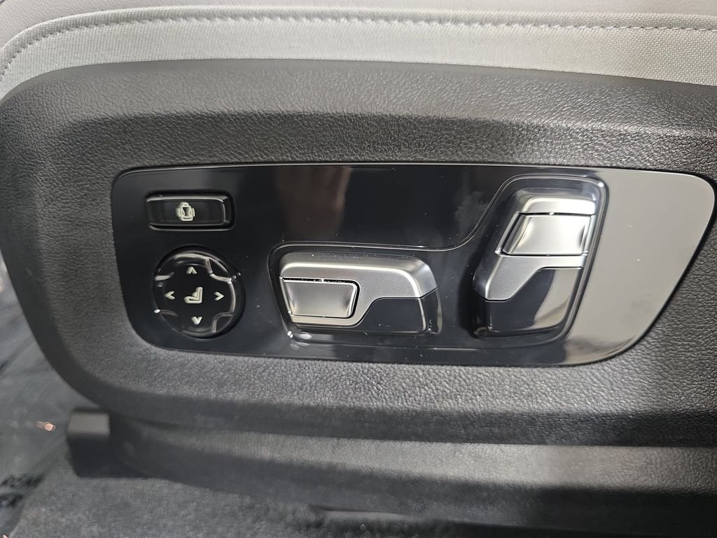 New 2026 Brooklyn Grey Metallic BMW xDrive50e image 29