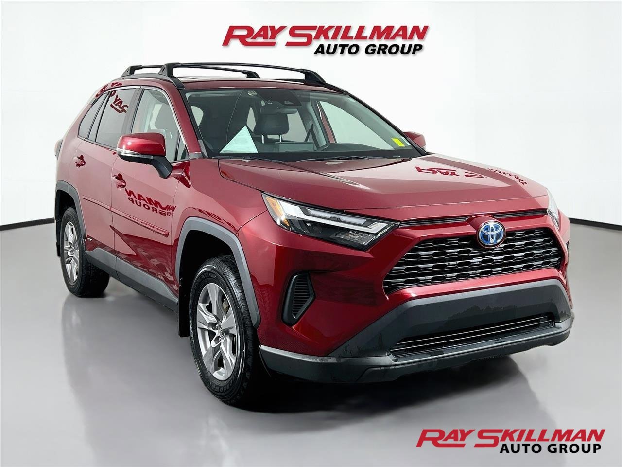 Used 2023 Red Toyota HYBRID XLE image 1
