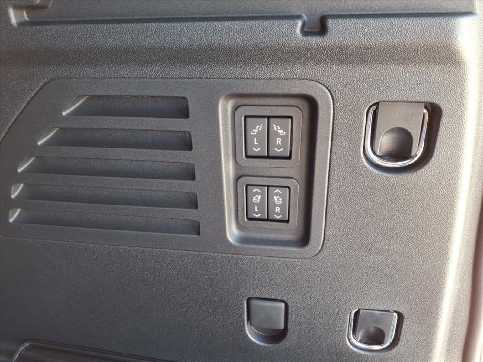2026 Buick Enclave Preferred - Photo 37