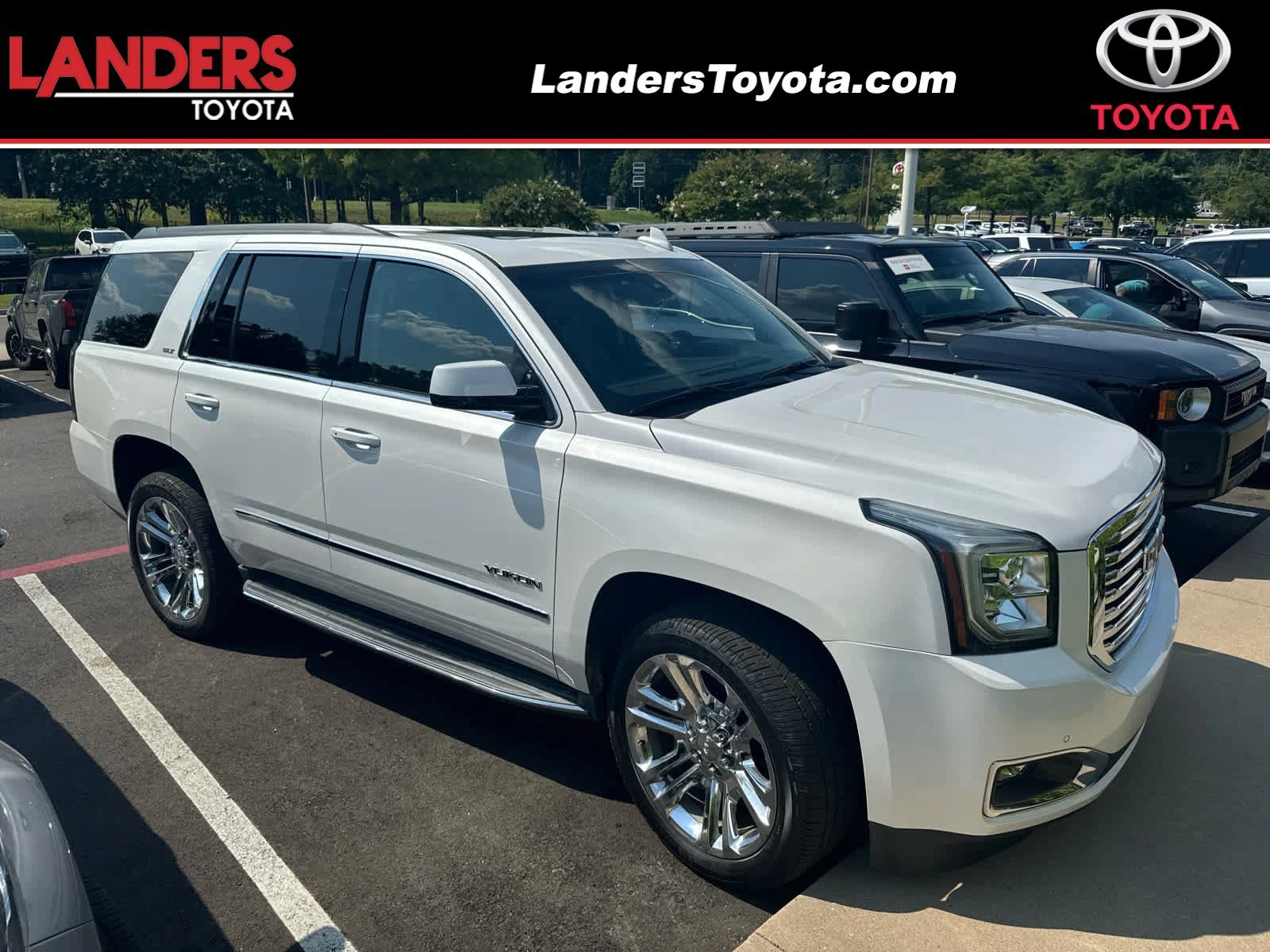 Used 2017 White Frost Tricoat GMC SLT image 1
