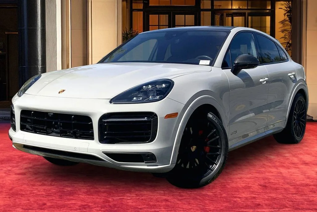 2022 Porsche Cayenne GTS's photo