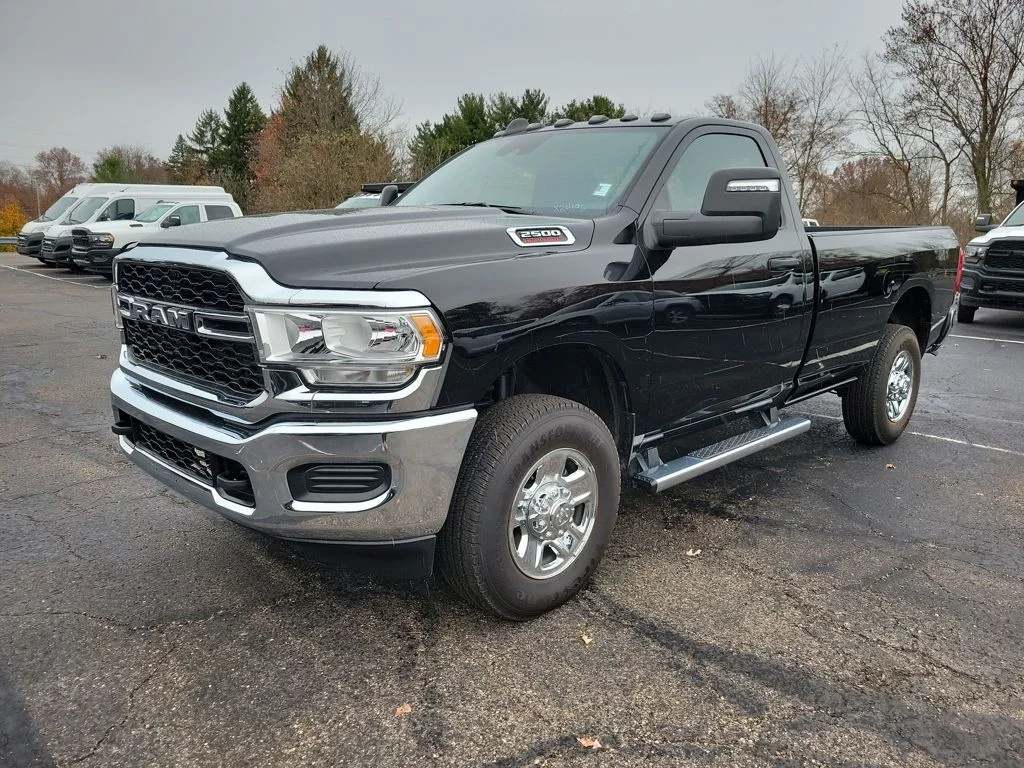New 2024 Diamond Black Crystal Pearl-Coat Exterior Paint RAM Tradesman image 2