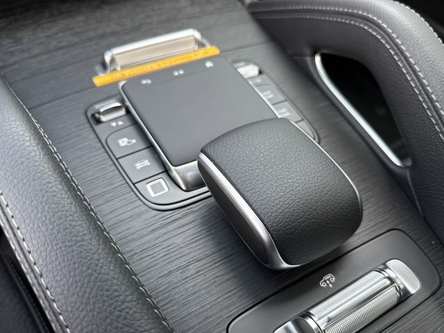 Used 2025 Black Mercedes-Benz GLE 580 image 25