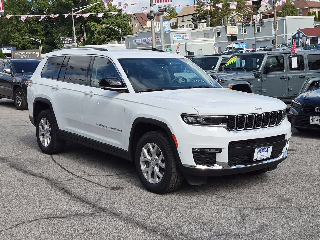 Used 2023 White Jeep Limited image 3