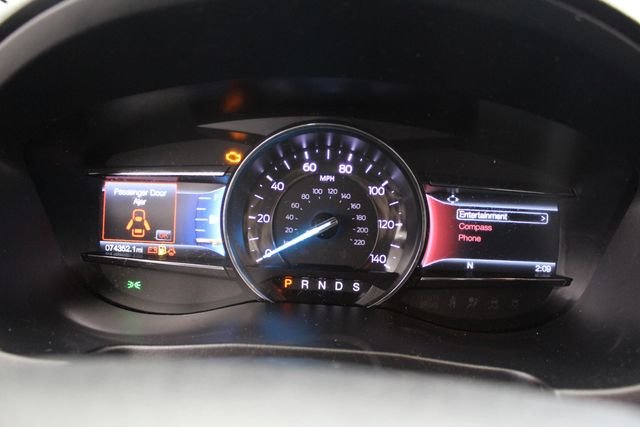 Used 2018 White Platinum Tri-Coat Metallic Ford XLT image 21