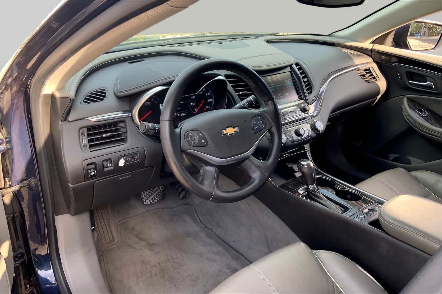 Used 2015 Blue Velvet Metallic Chevrolet LTZ image 18