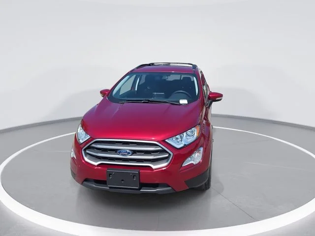 Used 2021 Red Ford SE image 3