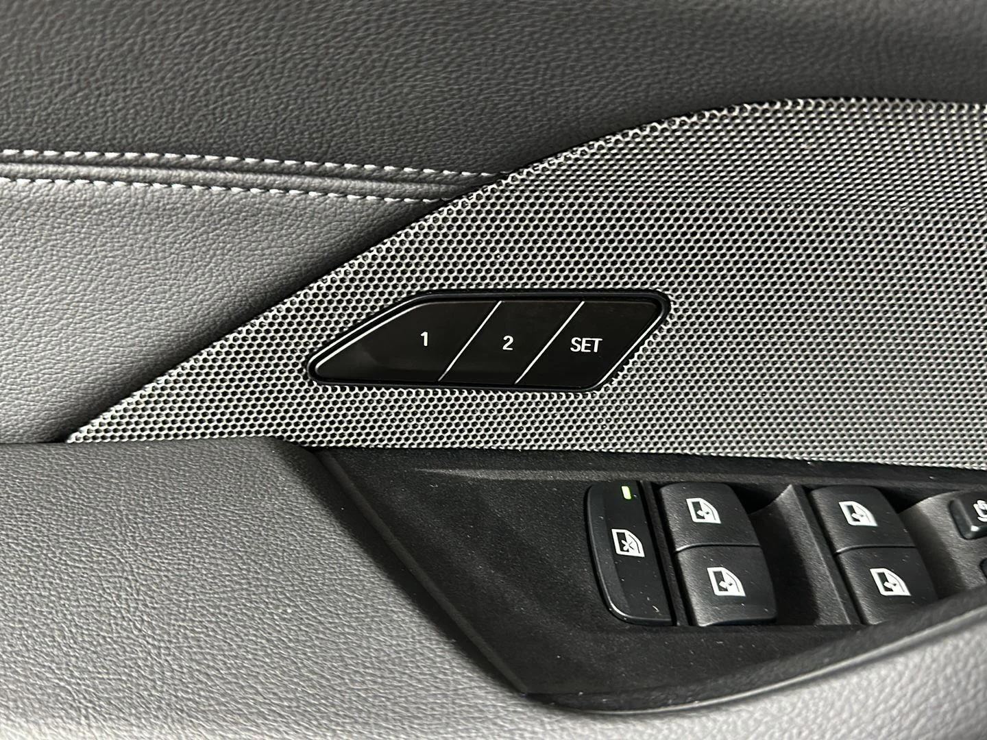 Used 2024 Black Sapphire Metallic BMW M440i xDrive image 9