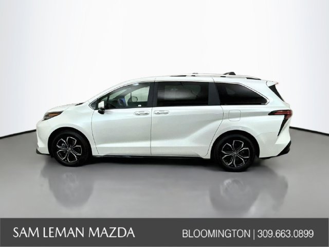 Used 2025 Beige Toyota Platinum image 9