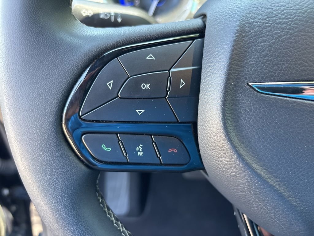 Used 2025 Blue Chrysler Limited image 14
