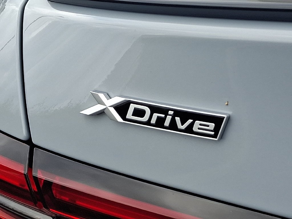 Used 2027 Brooklyn Grey Metallic BMW 550e xDrive image 12