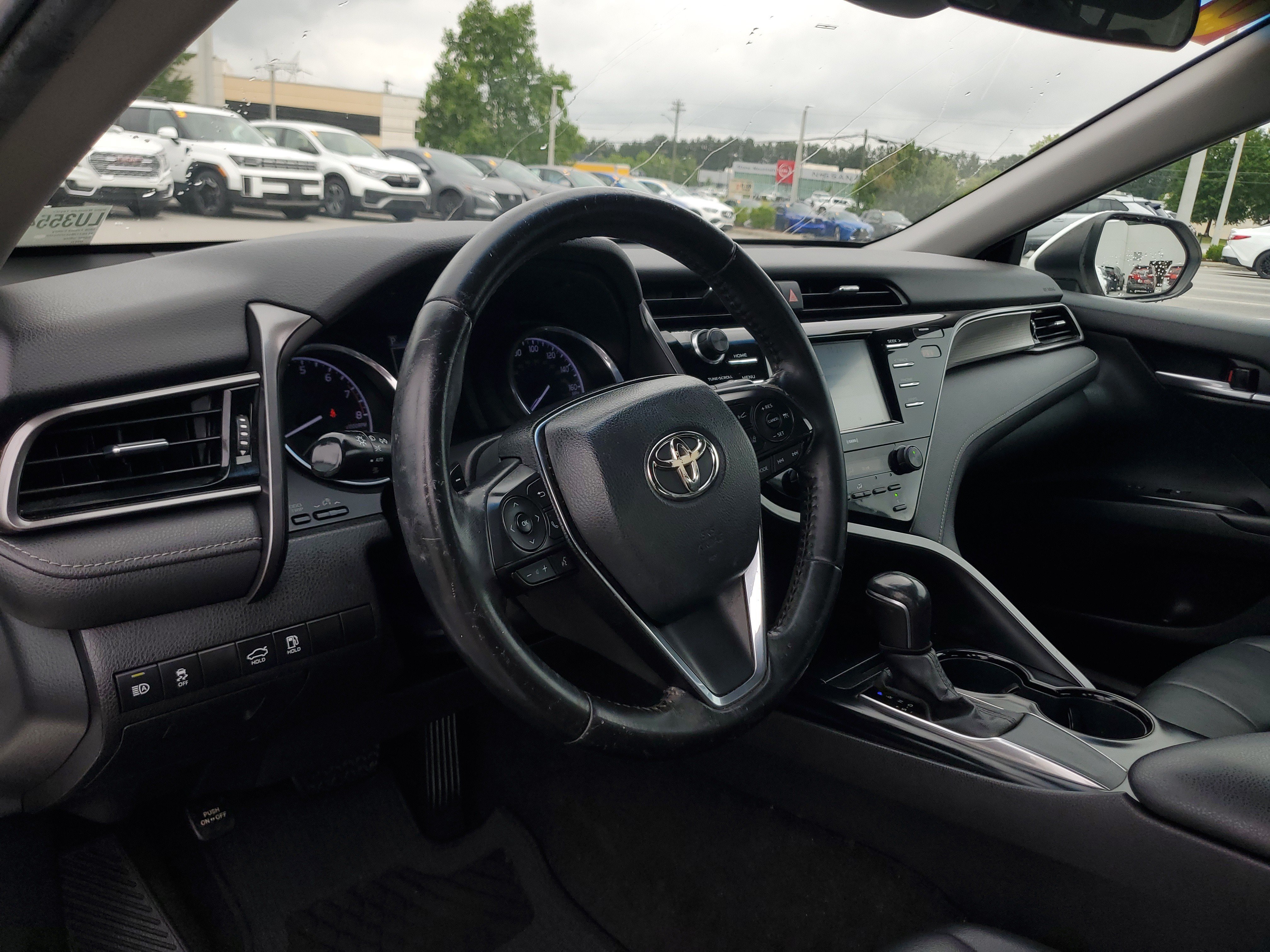 Used 2020 White Toyota SE image 13