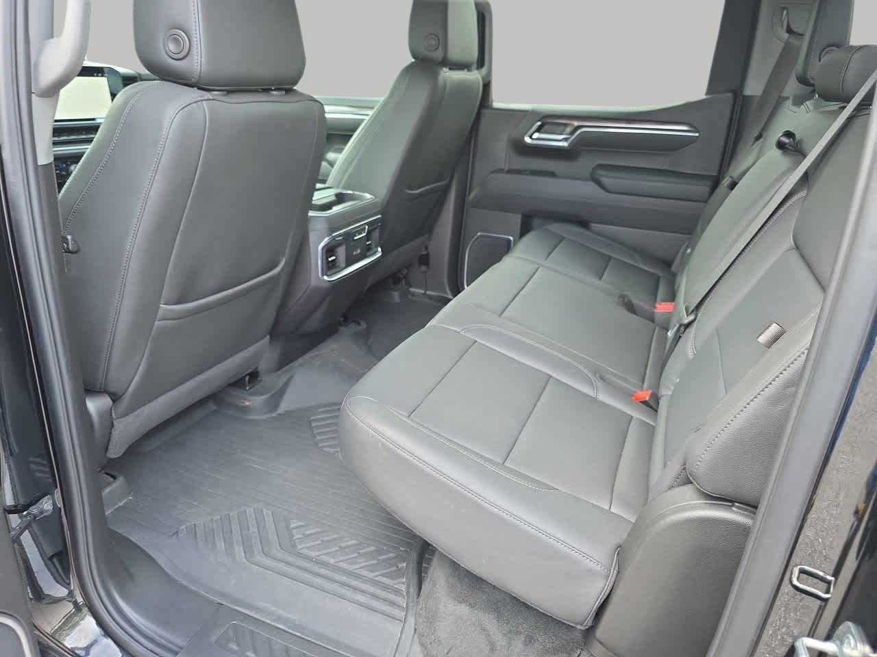 2024 Chevrolet Silverado 1500 LTZ - Photo 15