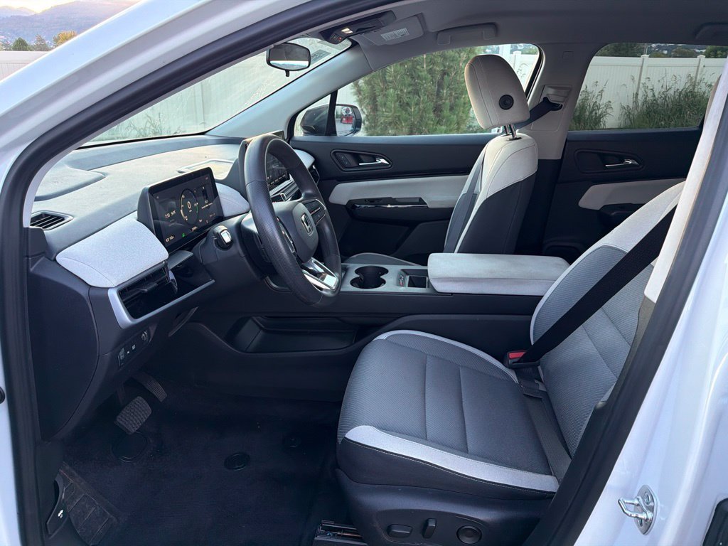 Used 2024 White Honda EX image 19