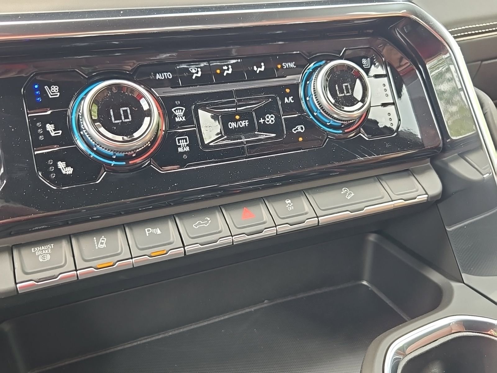New 2026 Glacier White Tricoat GMC Denali Ultimate image 49