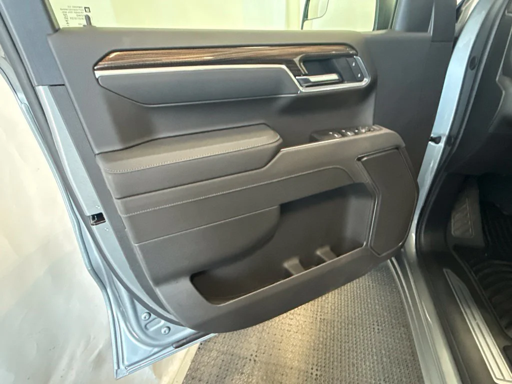 New 2026 Gray Chevrolet LT image 7