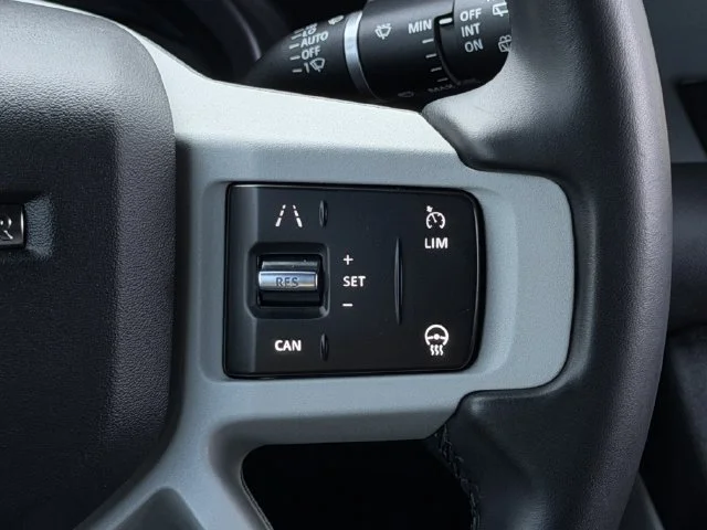 Used 2023 Silver Land Rover 130 SE image 15