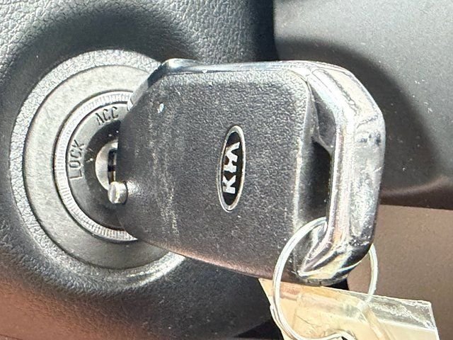 Used 2022 Red Kia LX image 48