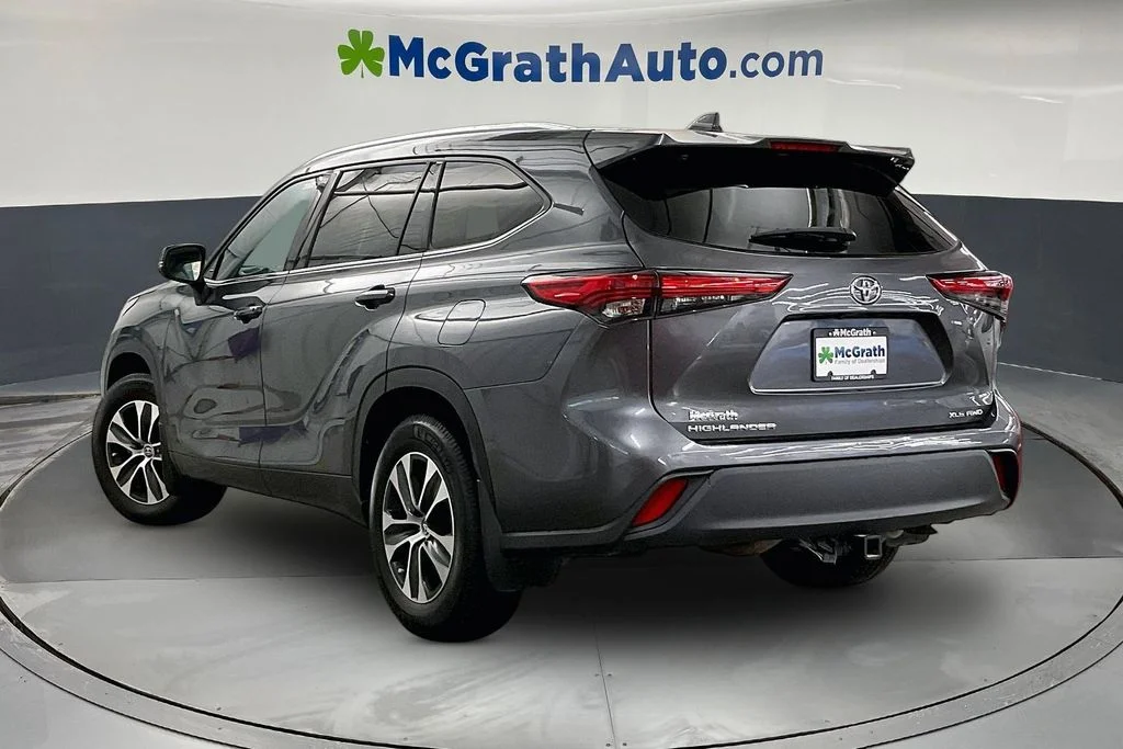 Certified Used 2020 Gray Toyota XLE image 4