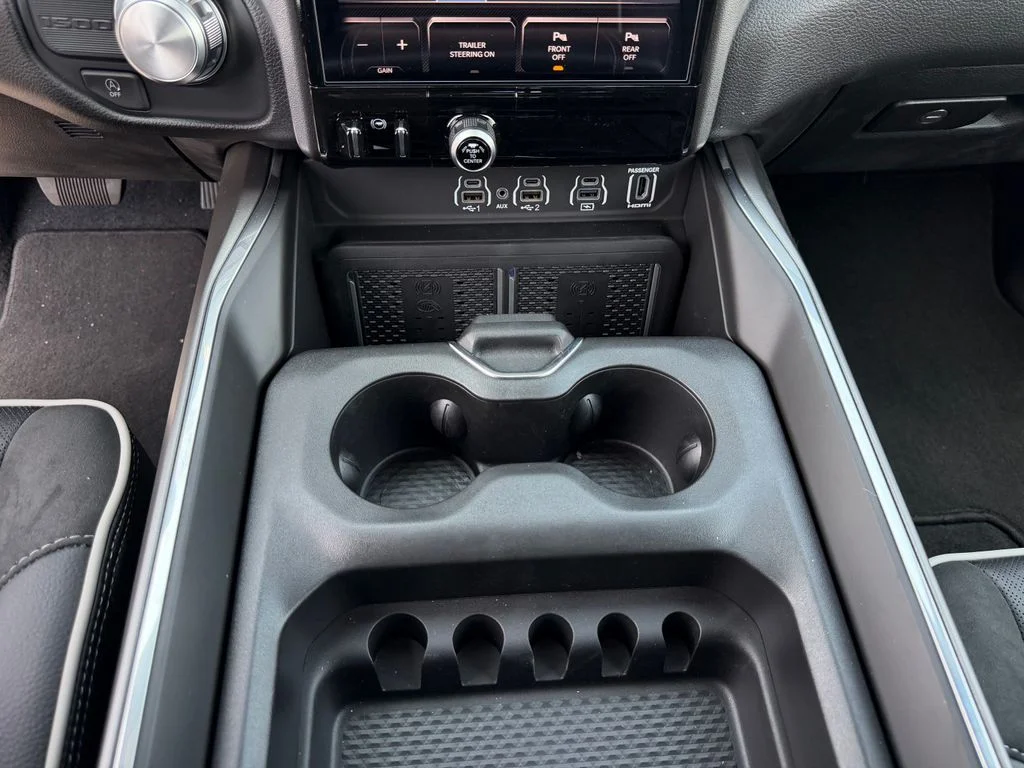 New 2025 Bright White Clear-Coat Exterior Paint RAM Laramie image 15