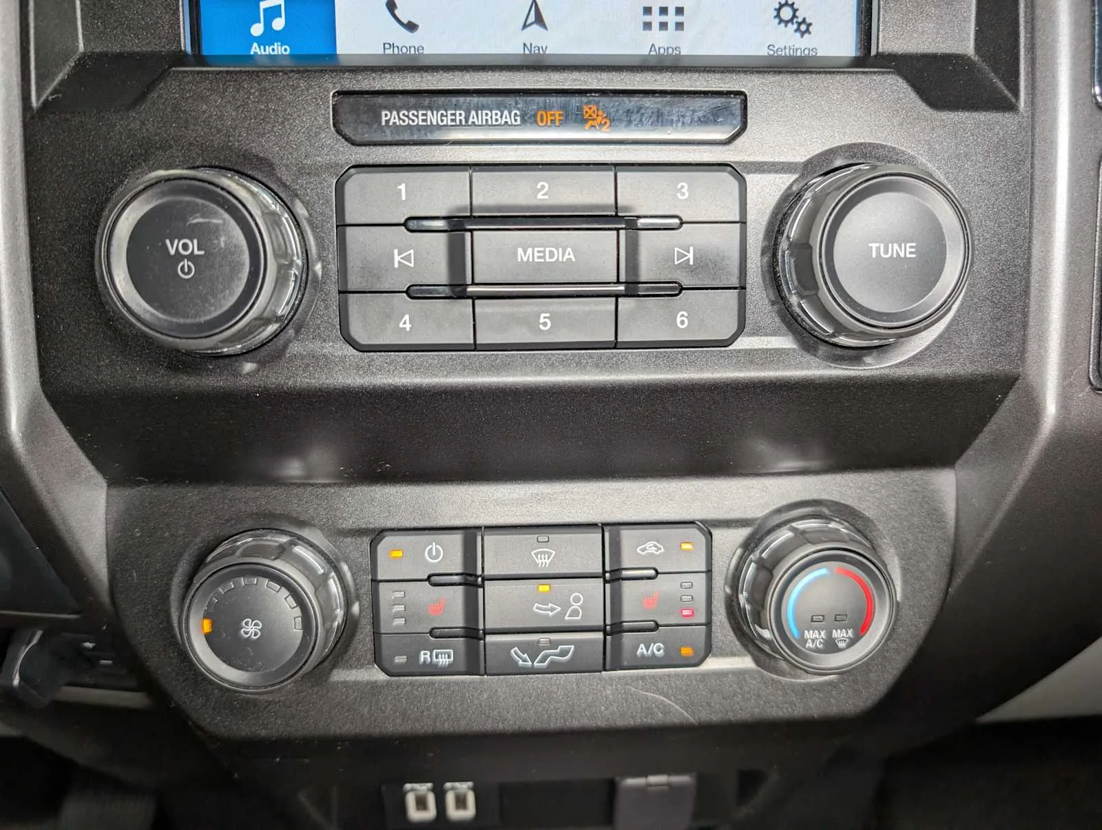 Used 2019 Magnetic Ford XLT image 30