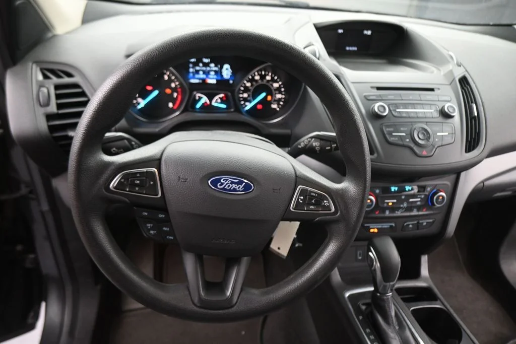 Used 2018 Gray Ford SE image 39
