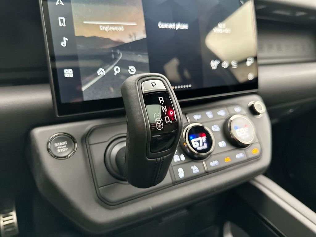 New 2026 Narvik Black Land Rover OCTA image 20