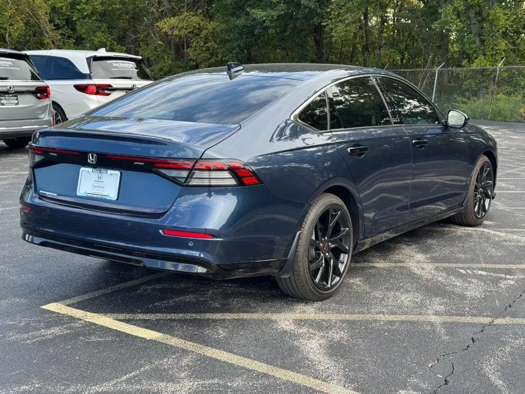 Certified Used 2025 Dark Blue Honda Touring image 4