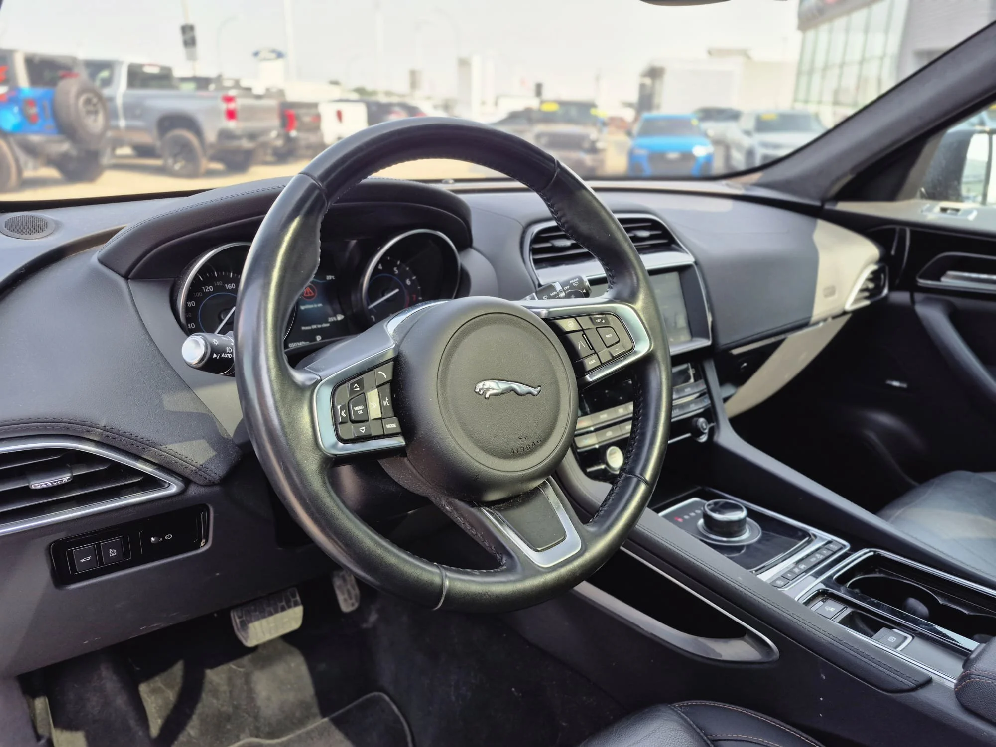 Used 2020 Black Jaguar 25t Prestige image 6